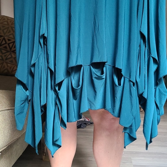 Blue dress with cut out ruffle bottom - Picture 3 of 4